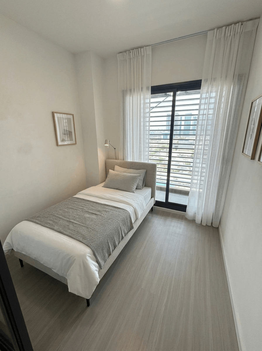 Minimalism Quarto design — interior photo by GenRoom AI