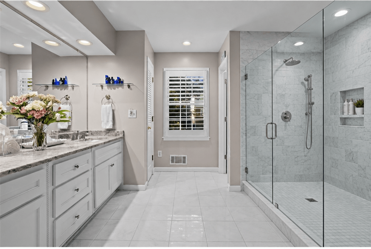 Contemporary Bathroom design — interior photo by GenRoom AI