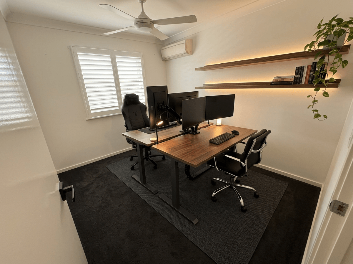 Design d'intérieur en style Blacktec — Bureau par GenRoom AI
