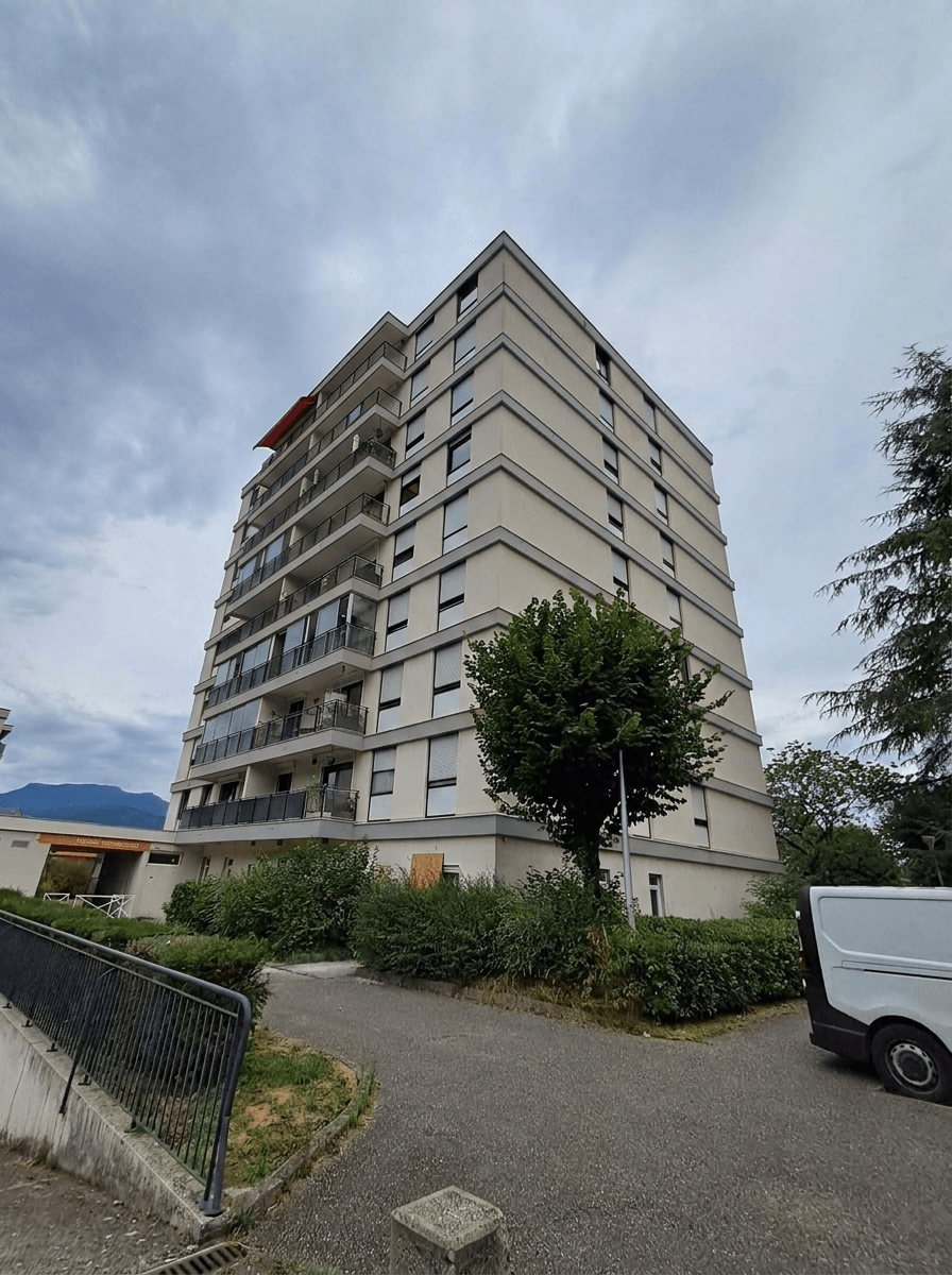 Design de façade en style Classic Facade — Façade par GenRoom AI