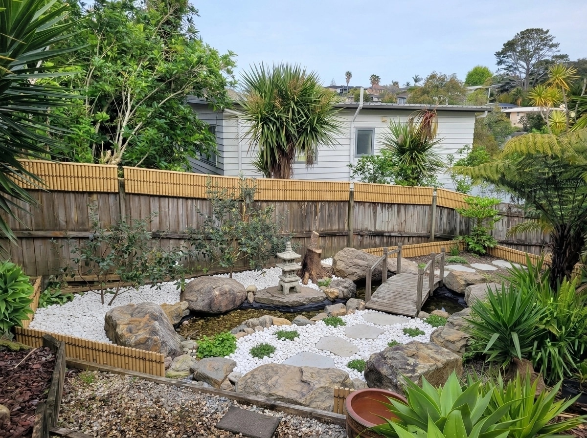 Návrh krajiny ve stylu Japanese Garden styl — Dvůr od GenRoom AI