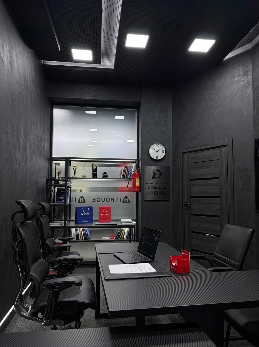 Design d'interni in stile Blacktec — office_space di GenRoom AI
