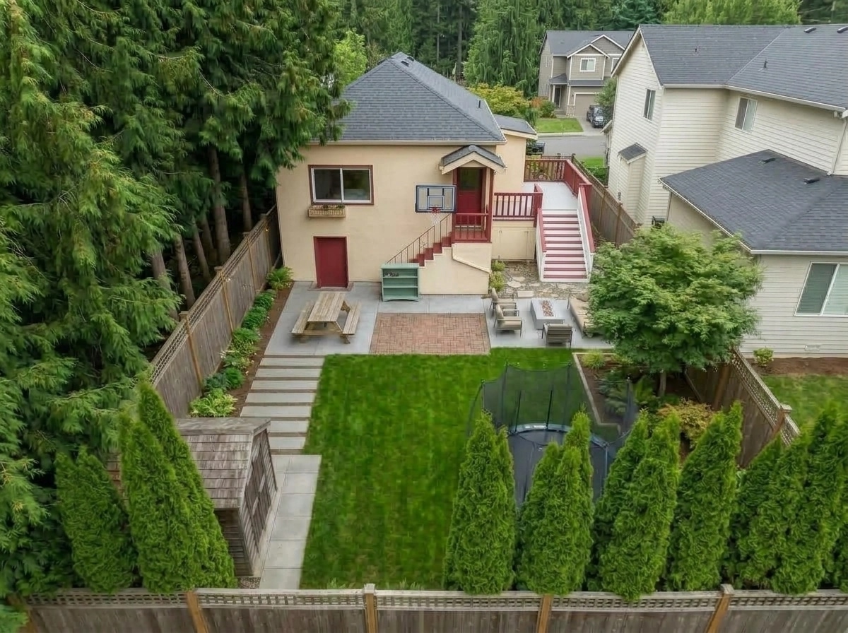 Landscape design in Contemporary Yard style — Yard by GenRoom AI