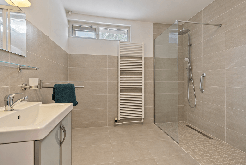 Contemporary Bathroom design — interior photo by GenRoom AI