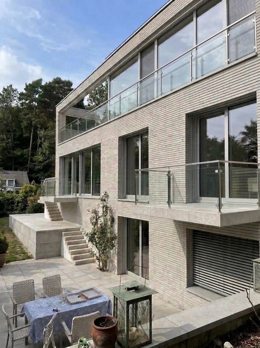 Fasad desain di Minimalist Facade gaya — Fasad oleh GenRoom AI