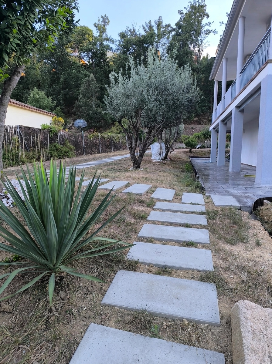 Landscape design in Minimalist Yard style — Yard by GenRoom AI
