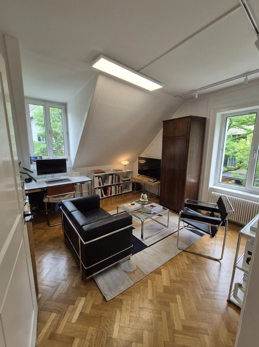 التصميم الداخلي بنمط Bauhaus — غرفة المعيشة من GenRoom AI