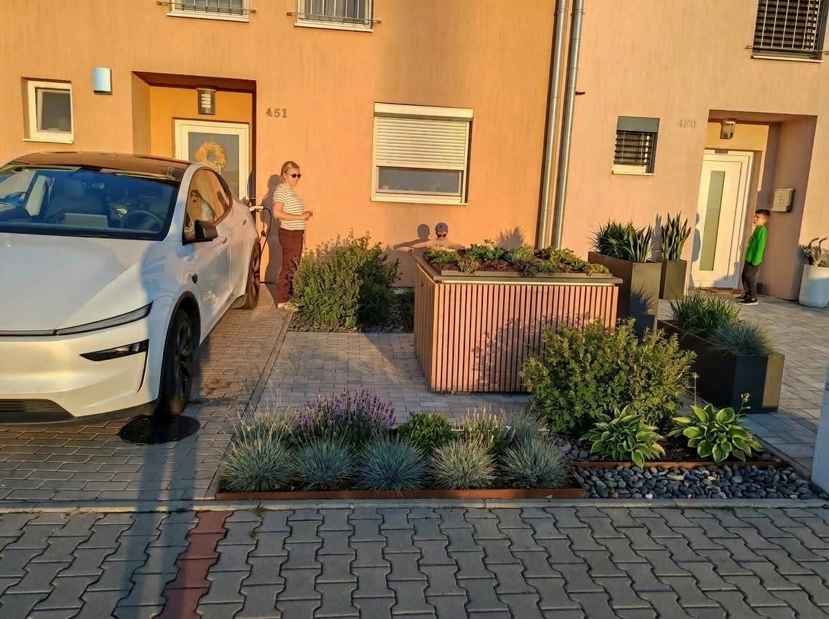 Landscape design in Contemporary Yard style — Yard by GenRoom AI