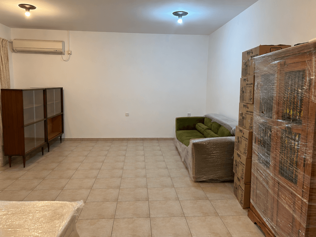 Interior design in Mid-Century Modern style — Living Room by GenRoom AI