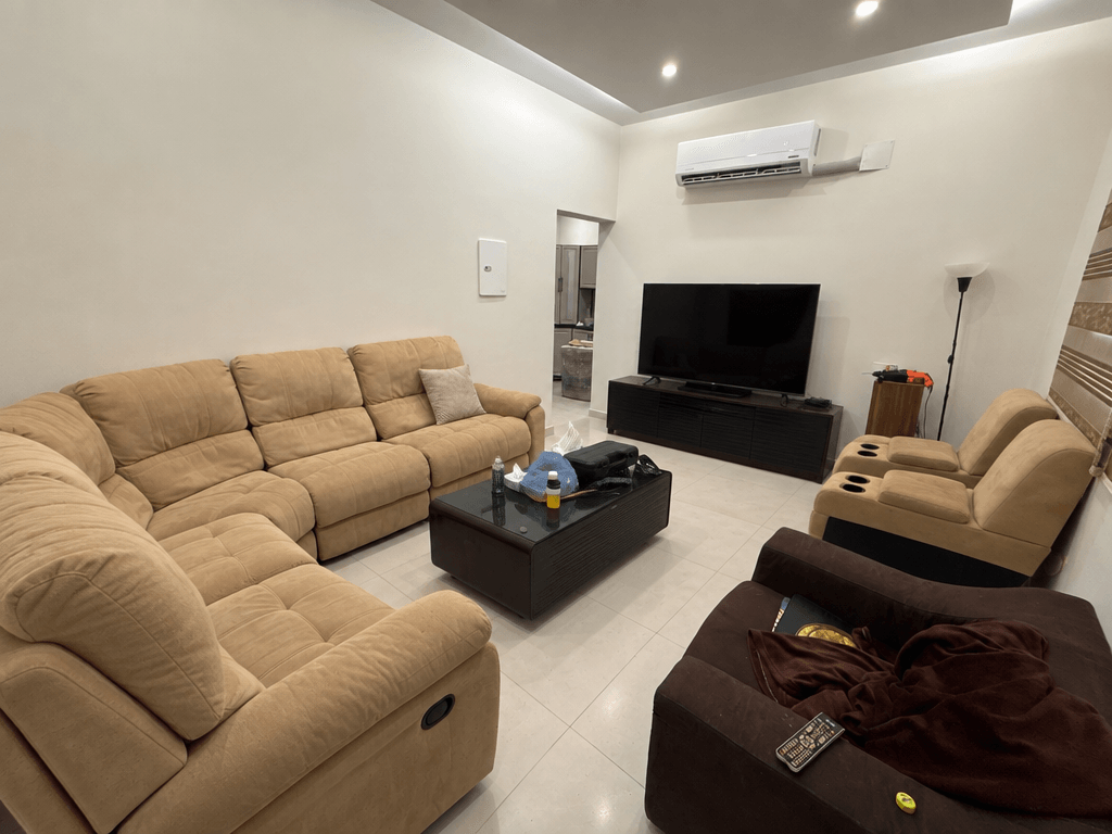 Interior design in Contemporary style — Living Room by GenRoom AI
