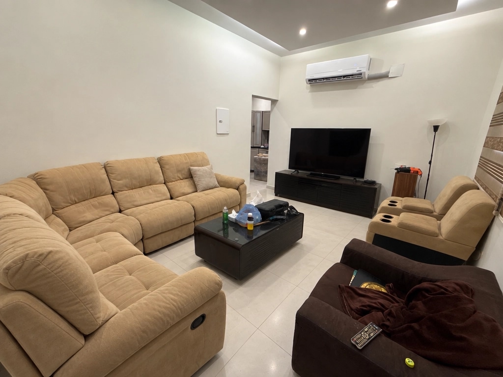 Interior design in Contemporary style — Living Room by GenRoom AI