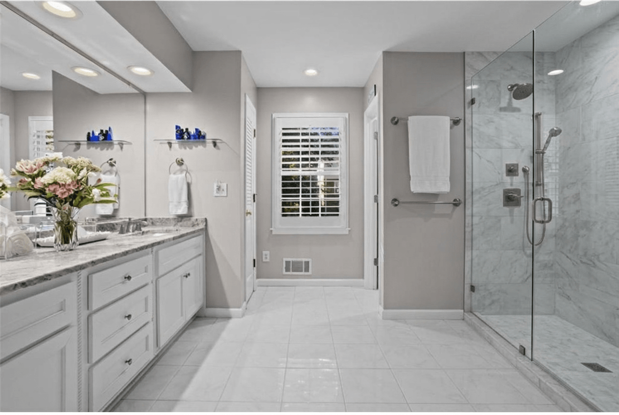 Contemporary Bathroom design — interior photo by GenRoom AI