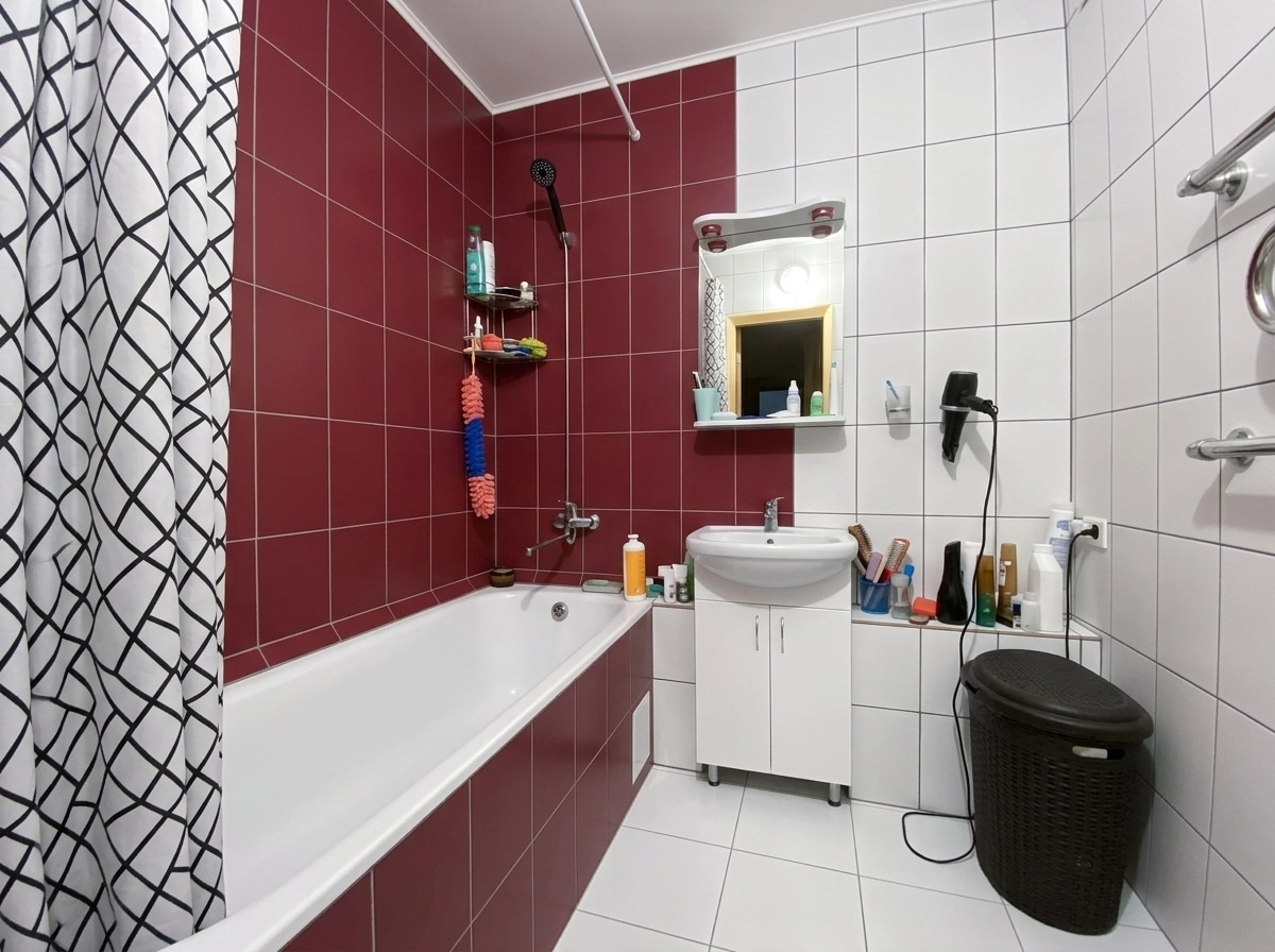 Bathroom interior in Minimalism style — photo by GenRoom AI