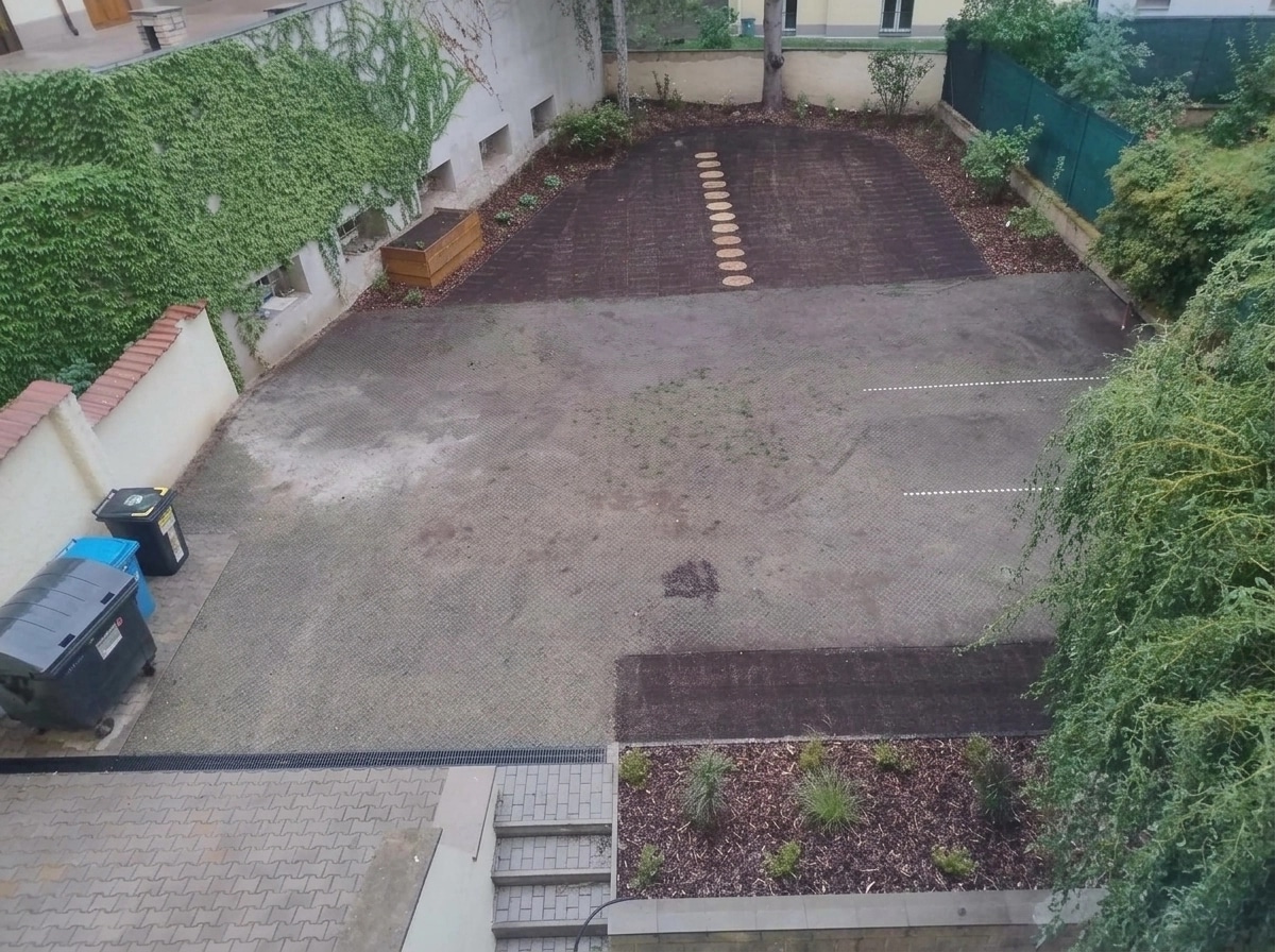Landscape design in Minimalist Yard style — Yard by GenRoom AI