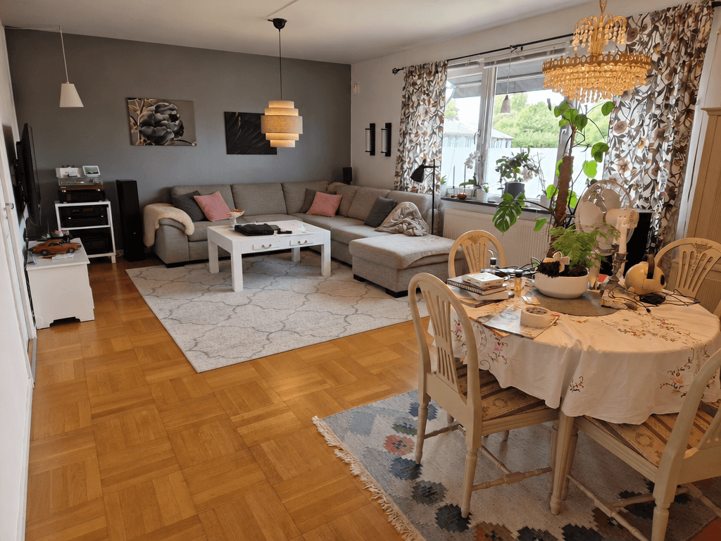 Interior design in Neoclassic style — Living Room by GenRoom AI