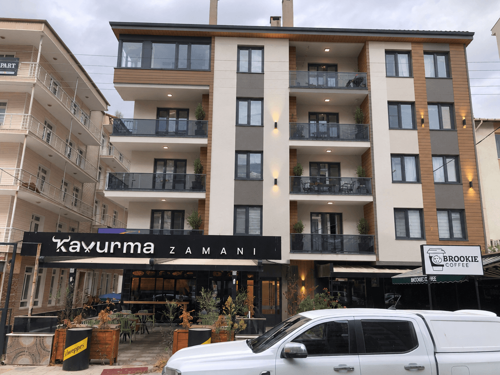Cephe tasarımı Contemporary Facade stili — Cephe GenRoom AI