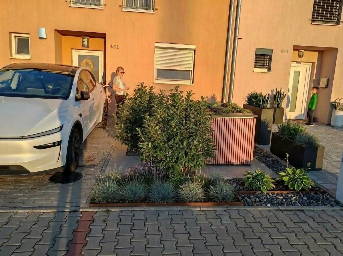 Landscape design in Contemporary Yard style — Yard by GenRoom AI