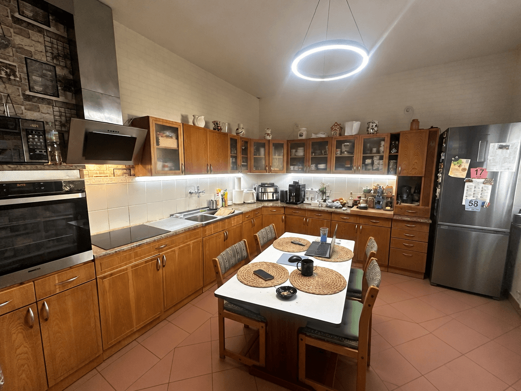 Design de interiores em estilo Contemporary — Cozinha por GenRoom AI