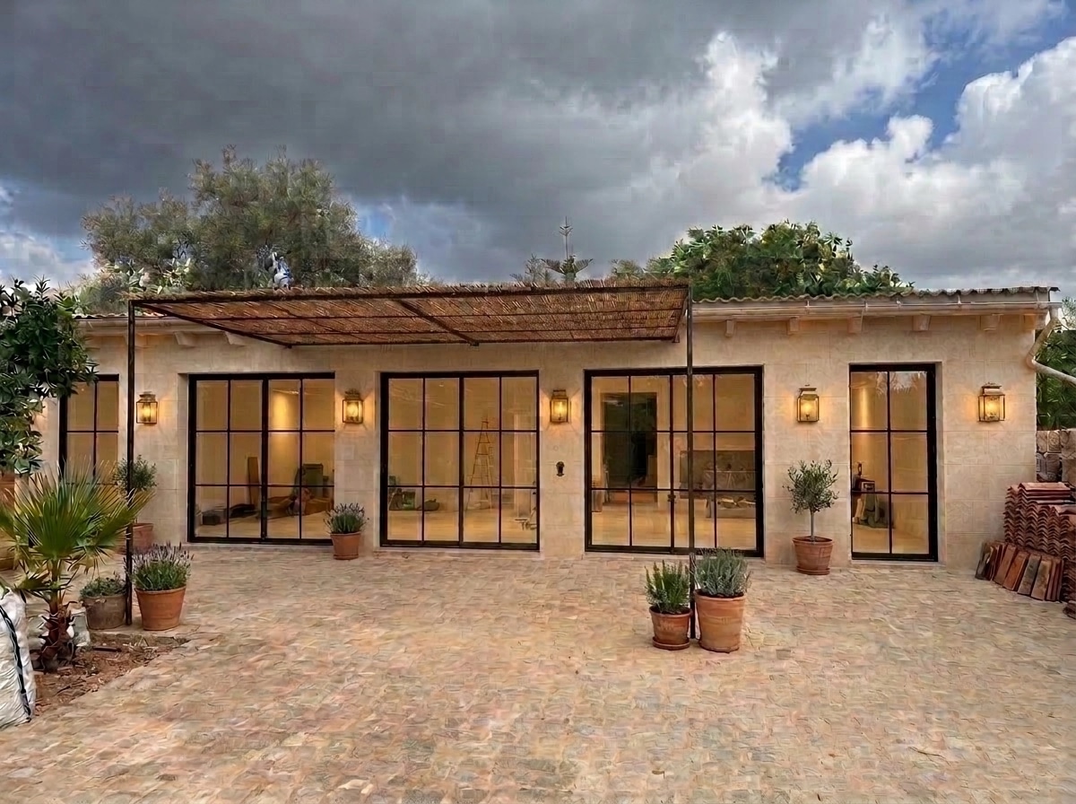 Facade design in Mediterranean Facade style — photo by GenRoom AI