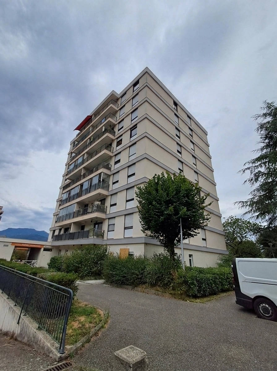 Classic Facade Πρόσοψη design — facade photo by GenRoom AI