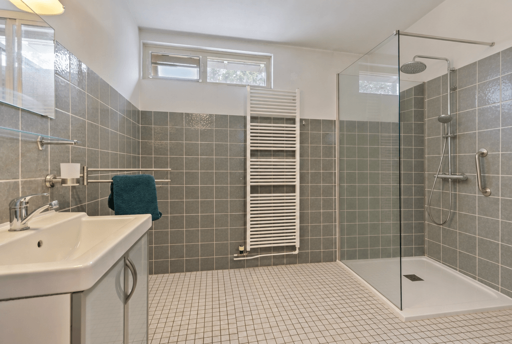 Contemporary Bathroom design — interior photo by GenRoom AI