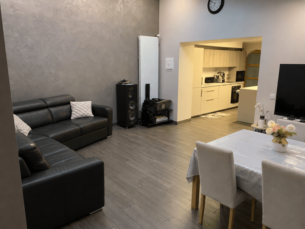Interior design in Contemporary style — Living Room by GenRoom AI