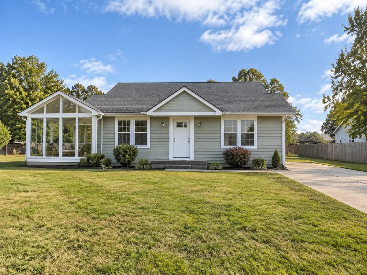 The same house — Sunroom
