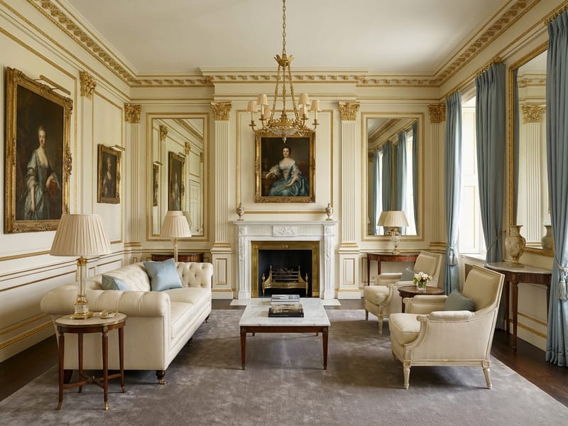 Neoclassic style interior — apartment design example | GenRoom
